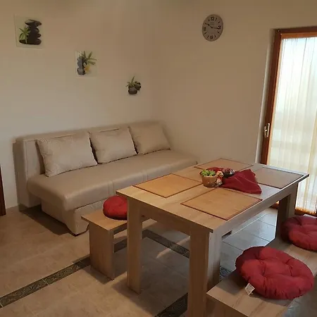 Apartament Ema *