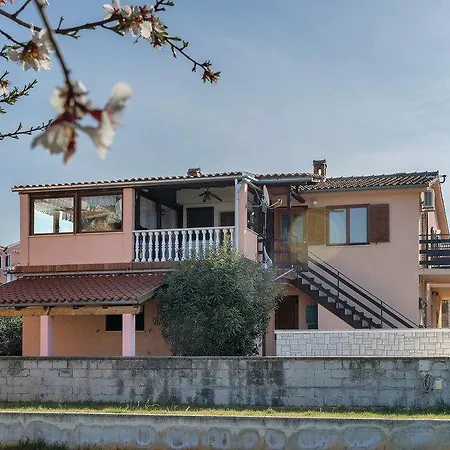 Apartament Ema Peroj