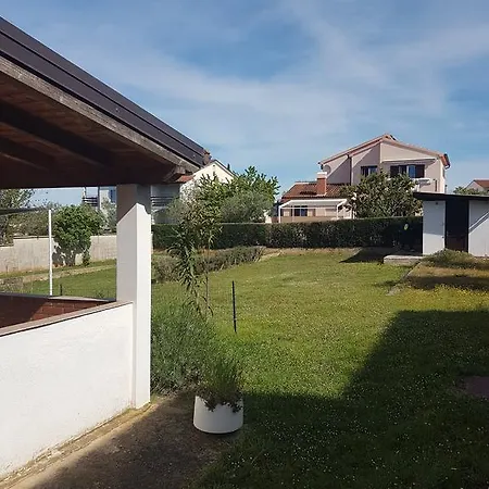 Apartament Ema Peroj