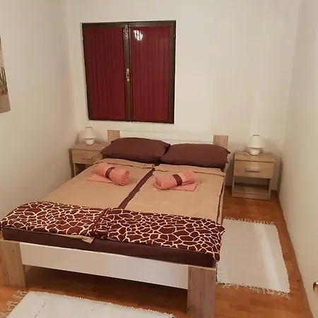 Ema Apartment *
